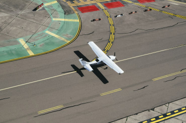 Aviation Photography Challenge: Capturing Motion